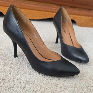Black Leather Pumps